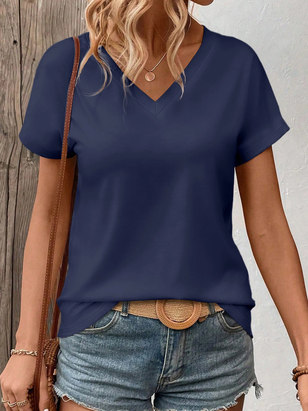 Women's Solid Color V-Neck T-Shirt - Oversized Short-Sleeve, Curved