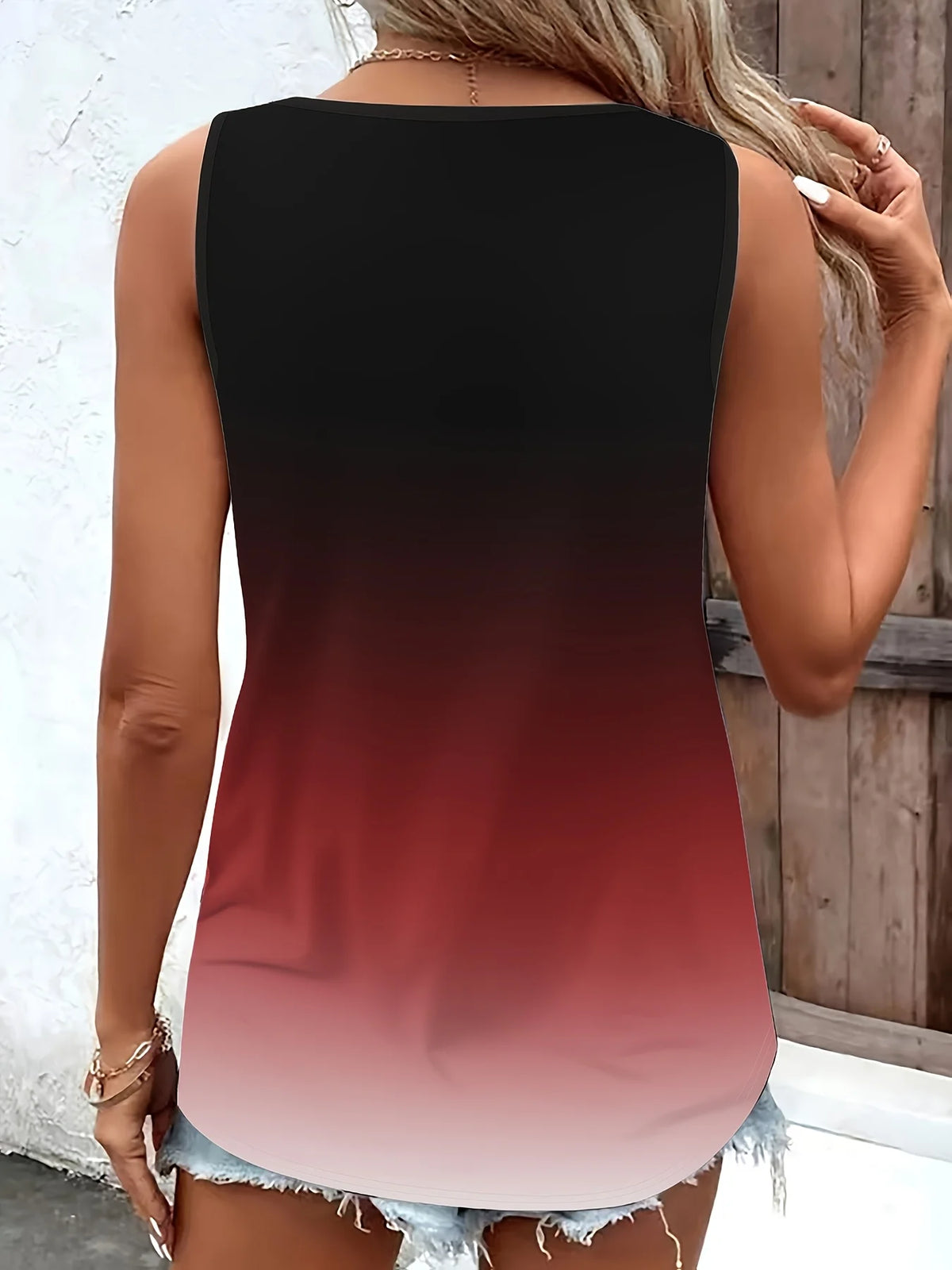 Plus Size Women's Gradient Tank Top with Stylish Ring Detail