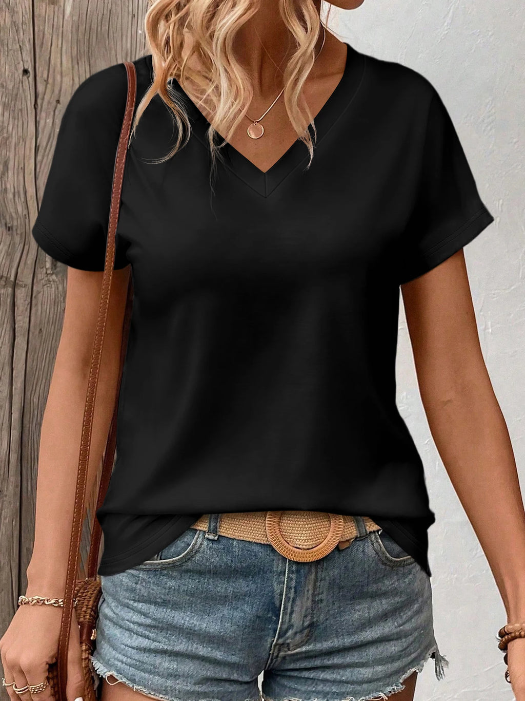 Women's Solid Color V-Neck T-Shirt - Oversized Short-Sleeve, Curved