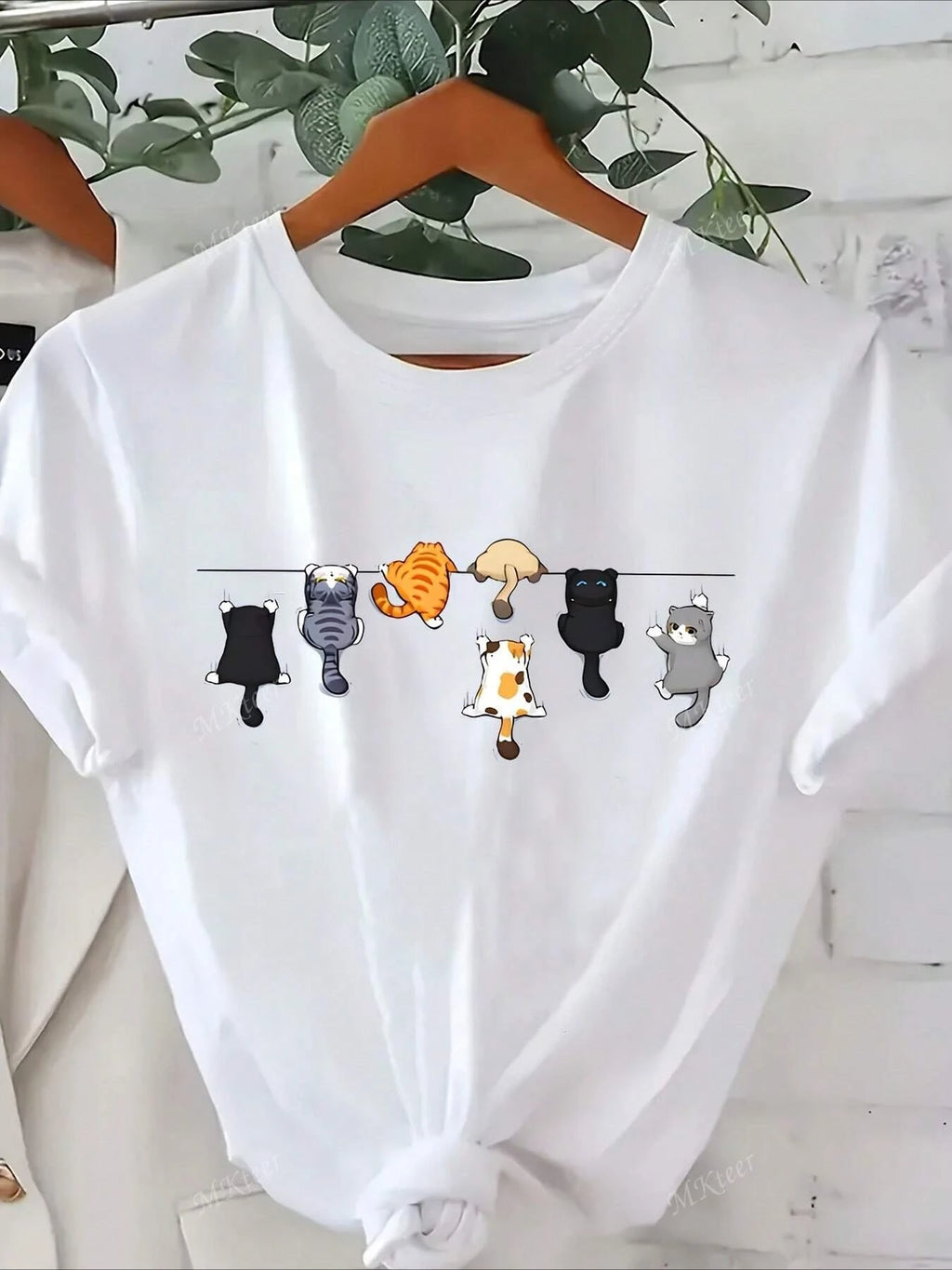Women's Oversize Cute Cat Print Round Neck Short Sleeve Casual T-Shirt