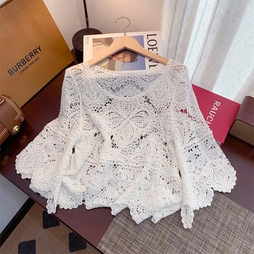 2024 Summr New Versatile Retro Sweet Lace Cut-out Crochet Shawl