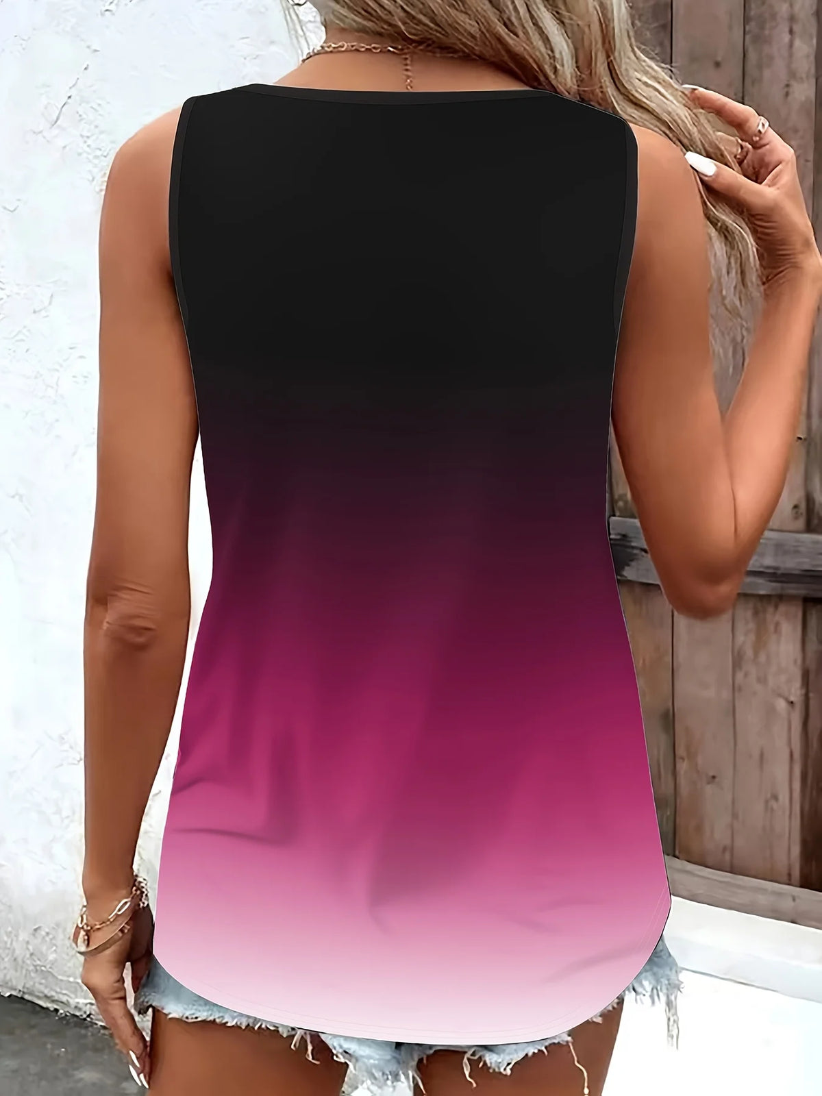 Plus Size Women's Gradient Tank Top with Stylish Ring Detail