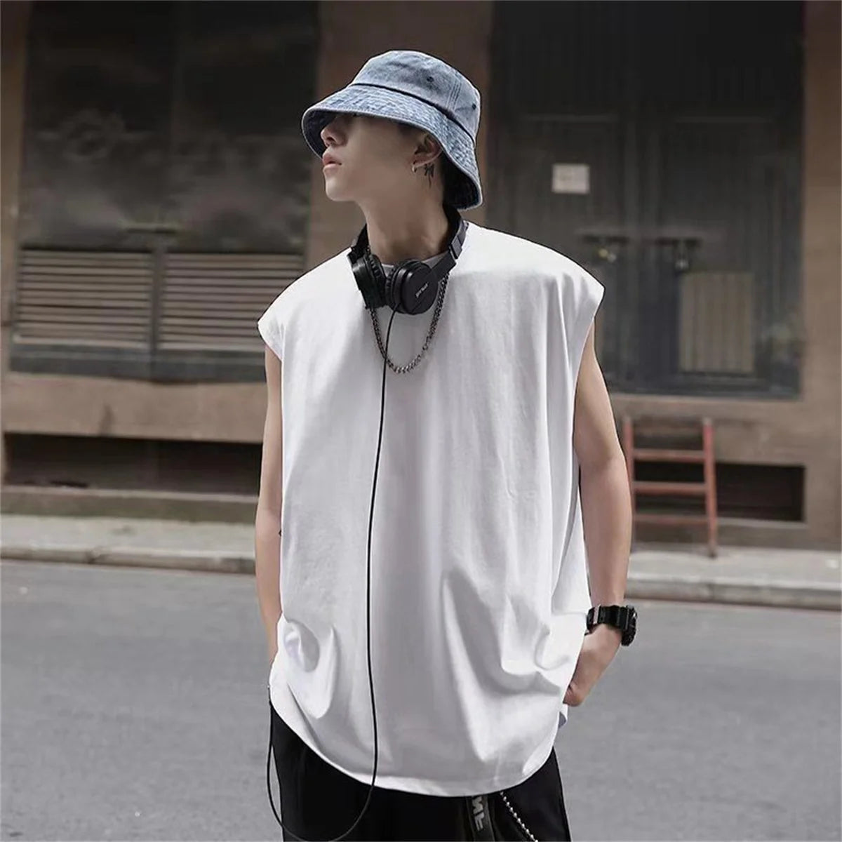 Men's solid color casual sleeveless tank top round neck moisture