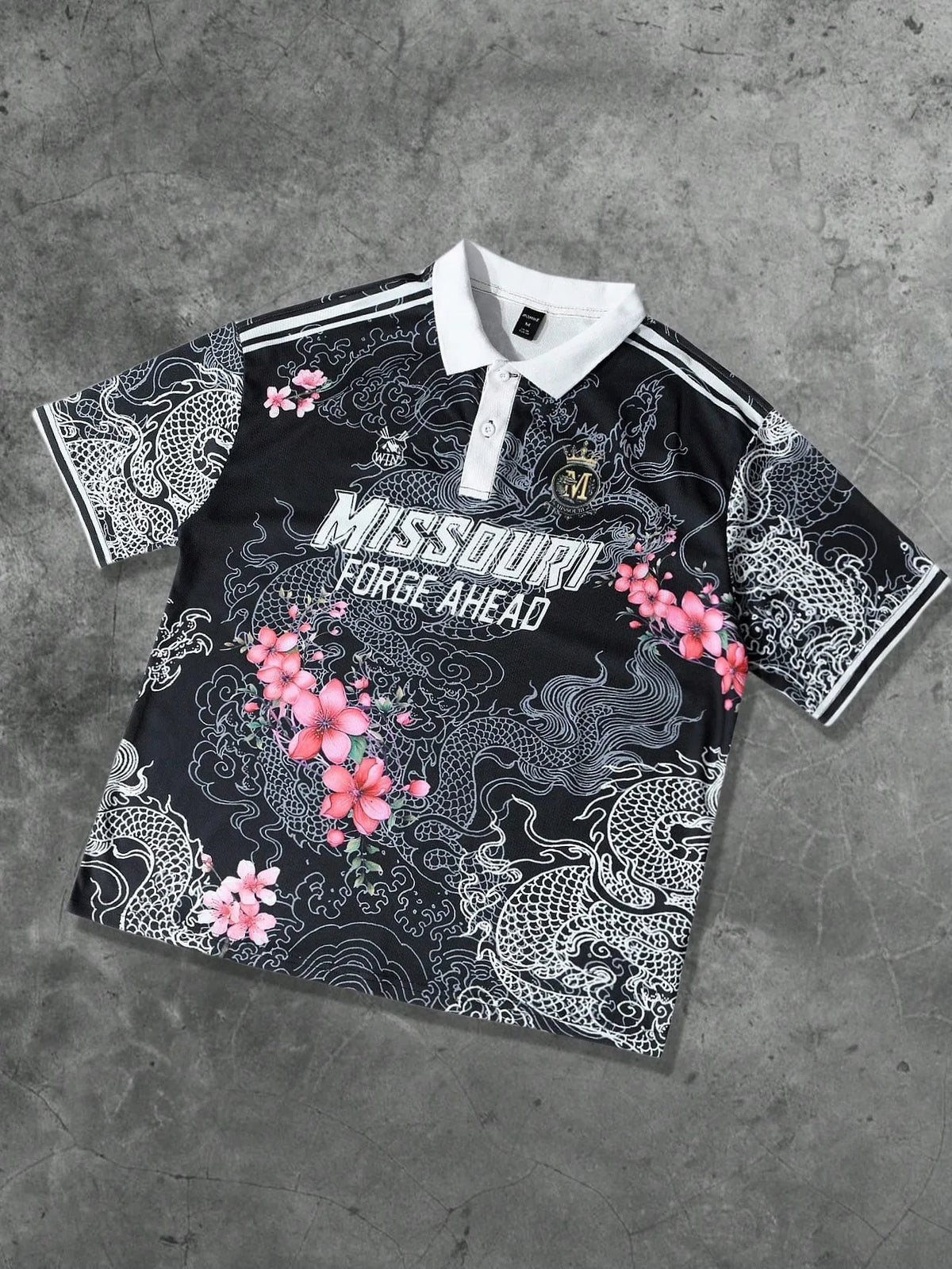 The 2025 summer new men's short-sleeved POLO shirt features a casual