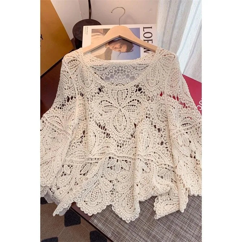 2024 Summr New Versatile Retro Sweet Lace Cut-out Crochet Shawl