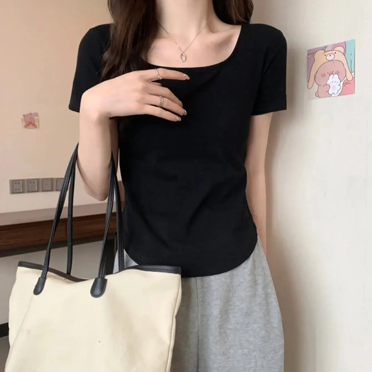 Women's Short-Sleeved T-Shirt U Neck Blouse Slim Fit Korean Style
