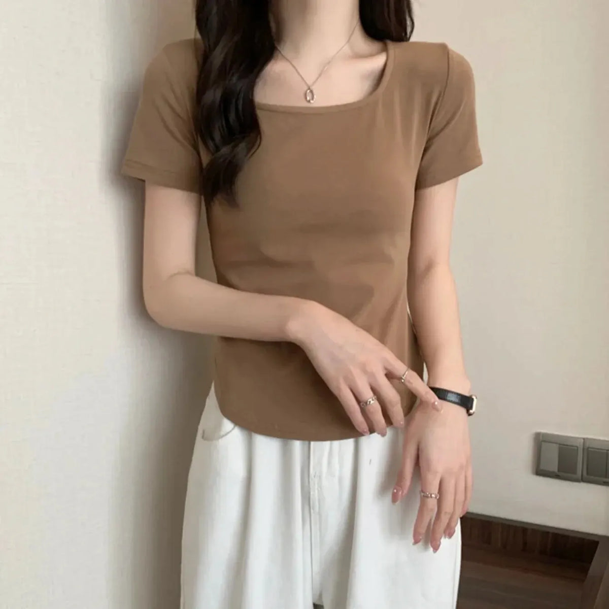 Women's Short-Sleeved T-Shirt U Neck Blouse Slim Fit Korean Style