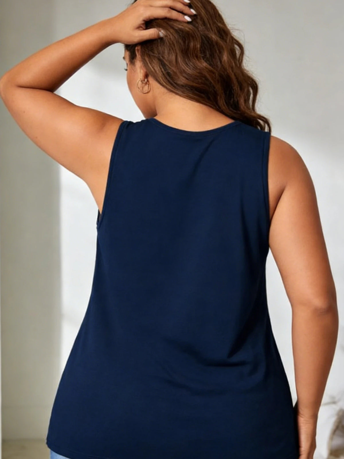 Large-Size Women's Fashionable Casual Round-Neck Sleeveless Top,