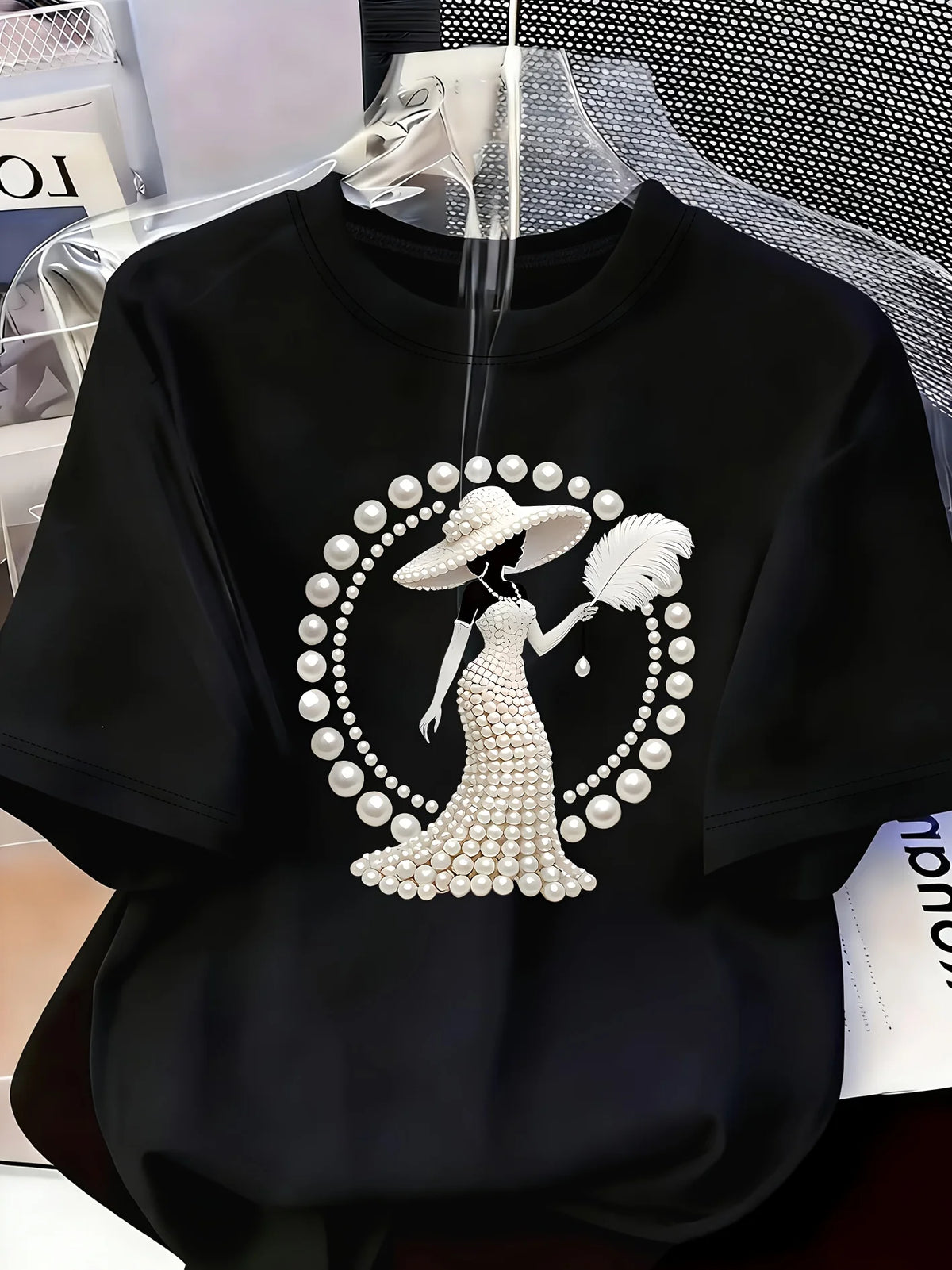 Elegant and Light Luxury Style Outfit Women's Printed T-shirt Light