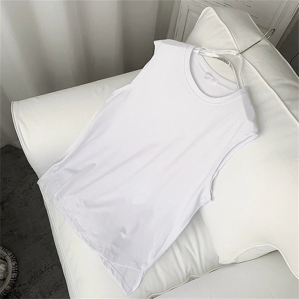 Men's solid color casual sleeveless tank top round neck moisture
