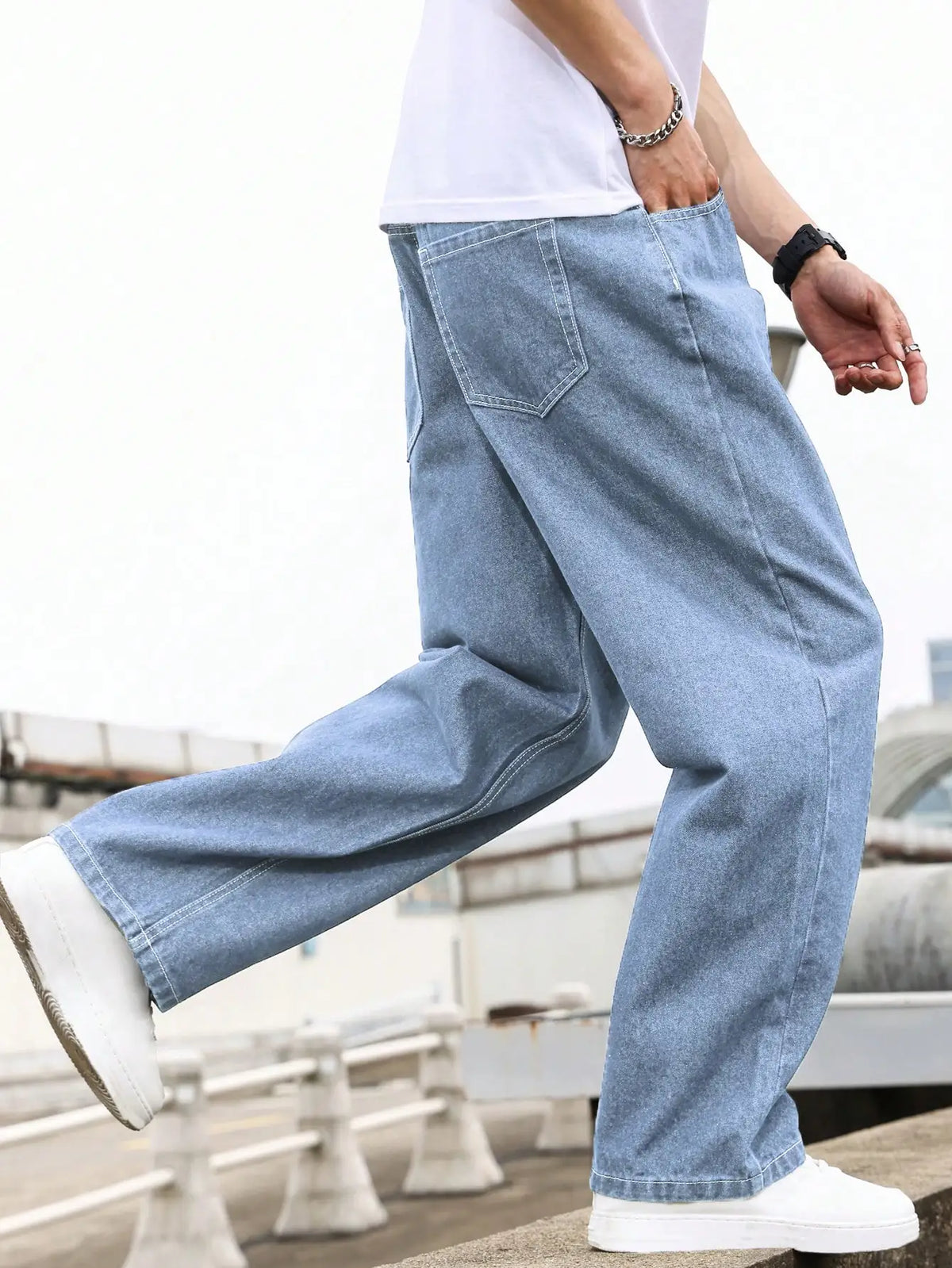 Men's Light Blue Washed Wide-Leg Jeans, Loose Straight Fit, Trendy